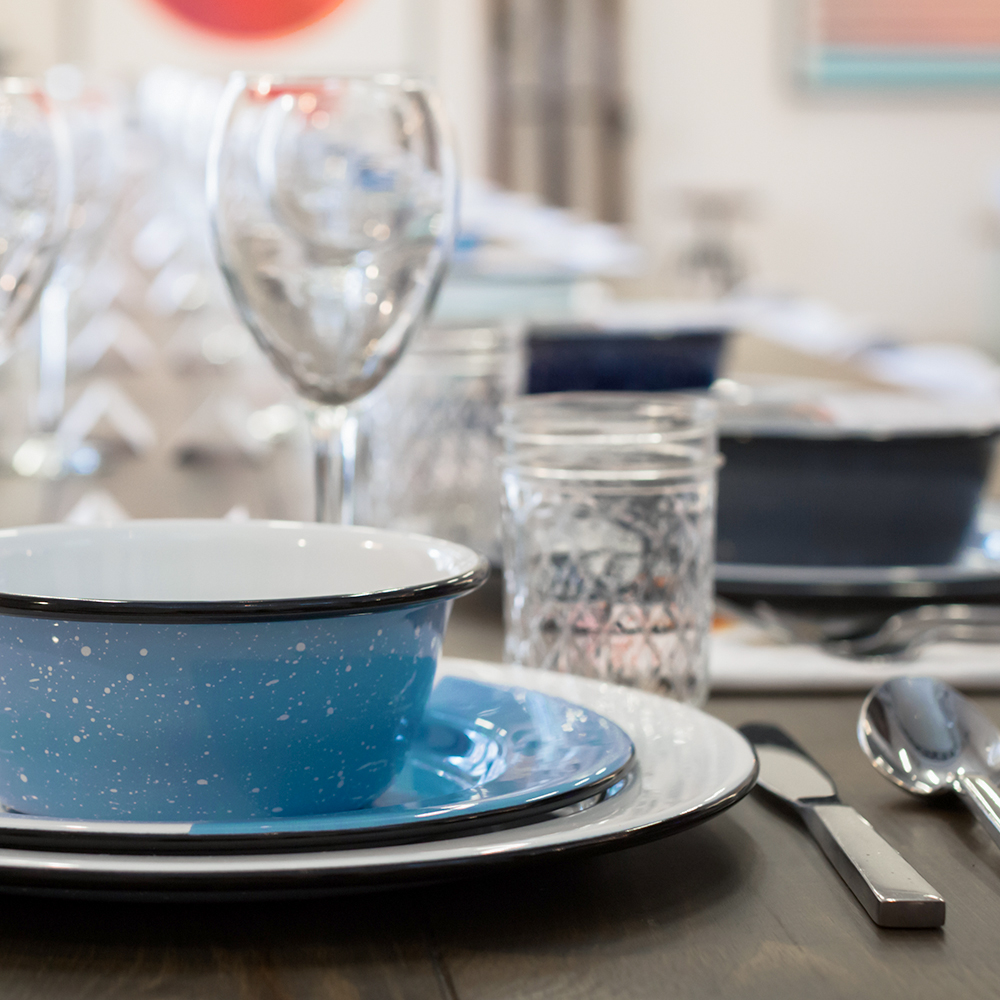 https://cart.scrample.com/porcelain-dinnerware/bowls/set-of-5-enamelware-porcelain-nesting-bowls/