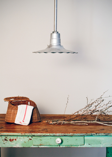 Radial Wave Stem Mount Light