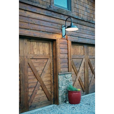 18” Original™, 100-Black, G19 Gooseneck Arm | Photo Courtesy of The Wolf Den Colorado Retreat