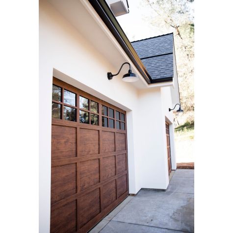 14" Avalon LED, 150-Porcelain Black, G15 Gooseneck Arm | Courtesy of  The Wilsons Build and Permanent Glimpse Photography