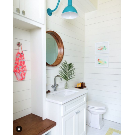 10” Wilcox, 390-Teal, G15 Gooseneck Arm | Photo Courtesy of MA Allen Interiors (@maalleninteriors)