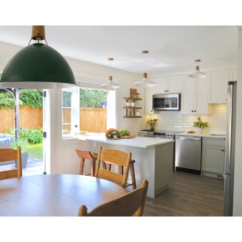 18" Shade in 300-Dark Green, Oak Wood (Shown with Marathon Wooden Top Pendants)