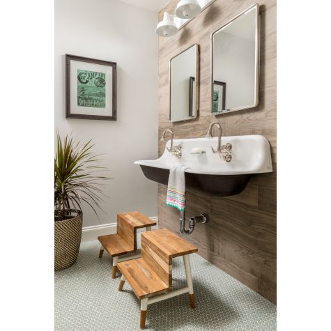 Austin Triple Straight Arm Vanity Light, 200-White | Courtesy of Jamie Keskin Design & Kyle J. Caldwell Photography
