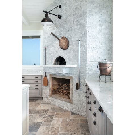 14” Wilcox, 999-Natural Oil Rubbed Copper, G64 Gooseneck Arm | Photo Courtesy of D’Asign Source