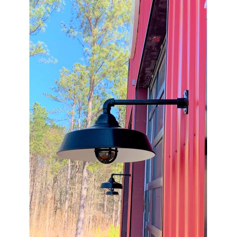18” Rochester, 100-Black, TGG-Heavy Duty Guard in 100-Black, CLR-Clear Glass, G14 Straight Gooseneck Arm | Photo Courtesy of Stag Valley Farms