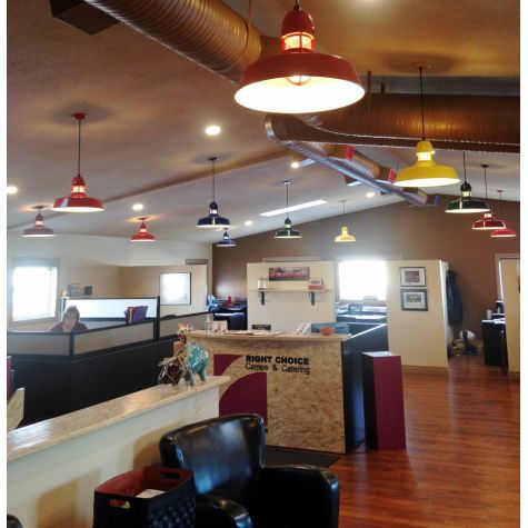 18” Sydney LED, 400-Barn Red, 500-Buttery Yellow, 300-Dark Green, 700-Royal Blue, With Cap, Clear Glass, SBK-Standard Black Cord, TGG-Heavy Cast Guard | Photo Courtesy of Right Choice Camps & Catering