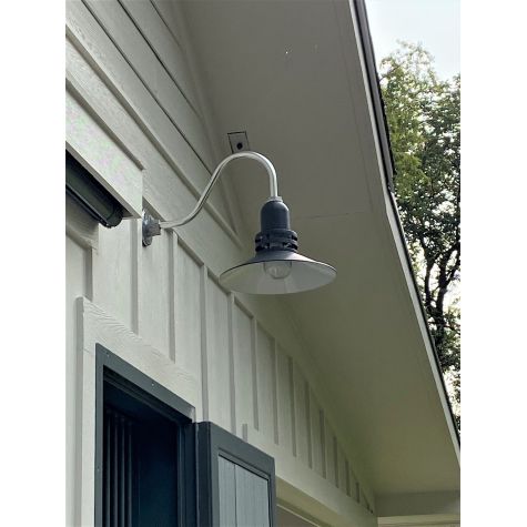 14” Cherokee, 805-Charcoal Granite, G11 Gooseneck Arm in 980-Brushed Aluminum | Courtesy of Homeowner