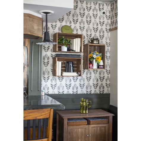 12” Seaside, 105-Textured Black, 11” Stem | Photo Courtesy of Restaurant: Impossible & Loyd Have Mercy Restaurant in Titusville, FL