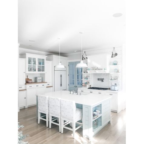 17" Bomber, 250-White, SWH-Standard White Cord | Photo Courtesy of From the Hartland (@from.the.hartland)
