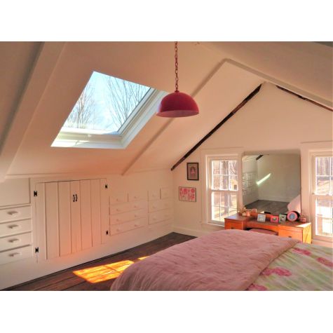 16" Loma, Exterior in 470-Watermelon, Interior in 480-Blush Pink, SWH-Standard White Cord | Photo Courtesy of Homeowner