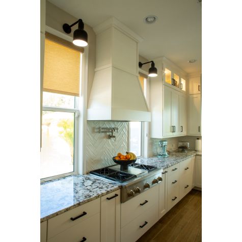 Tuscany Gooseneck Light, 100-Black, G16 Arm | Photo Courtesy of Homeowner