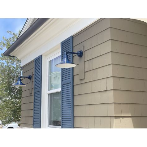 12" Aero, 705-Navy, G17 Arm | Photo Courtesy of Homeowner